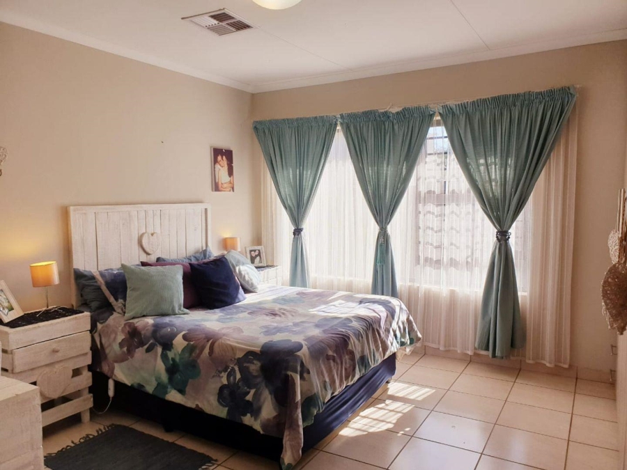 3 Bedroom Property for Sale in Baillie Park North West